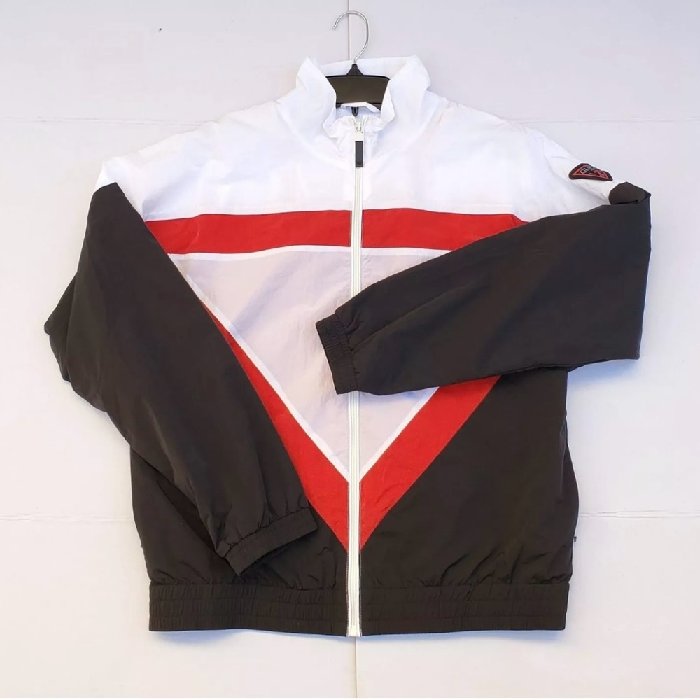 GUESS Sporty Triangle Logo Windbreaker
